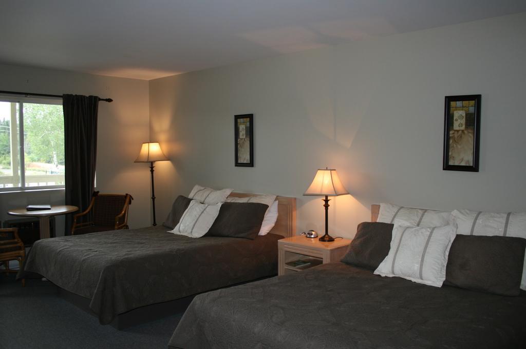 La Cuillere A Pot Otel Saint-Donat-de-Montcalm Dış mekan fotoğraf