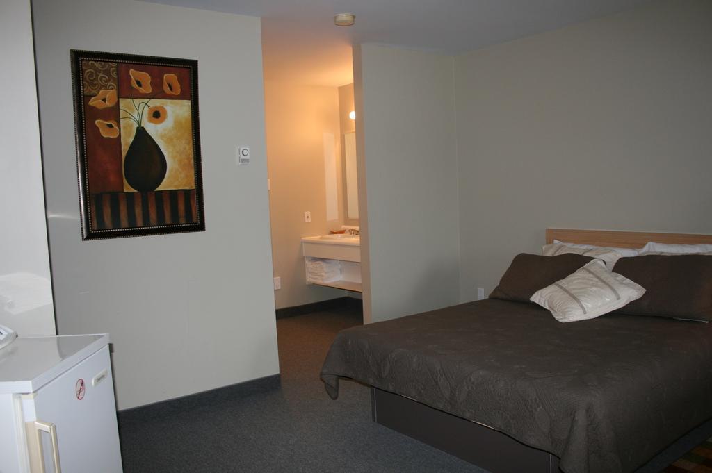 La Cuillere A Pot Otel Saint-Donat-de-Montcalm Oda fotoğraf